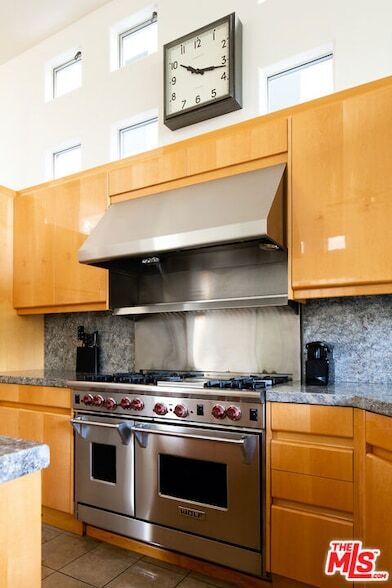 Building Photo - 2217 Grand Canal