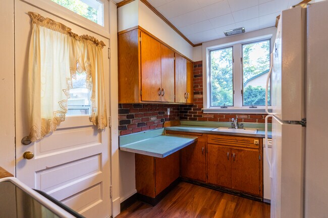 Building Photo - 418 E. Washington Blvd.