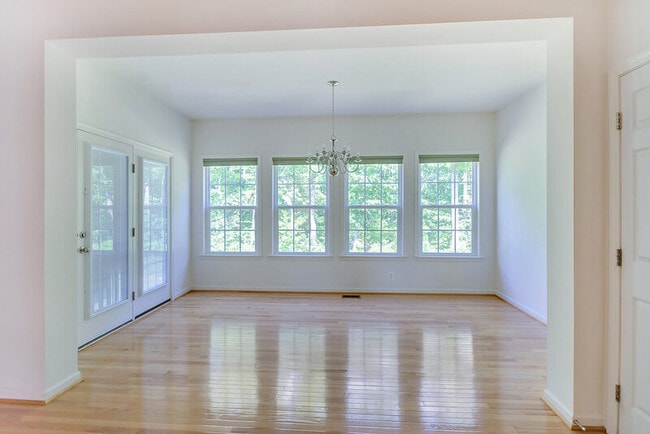 Building Photo - 41 Pine Needle Way