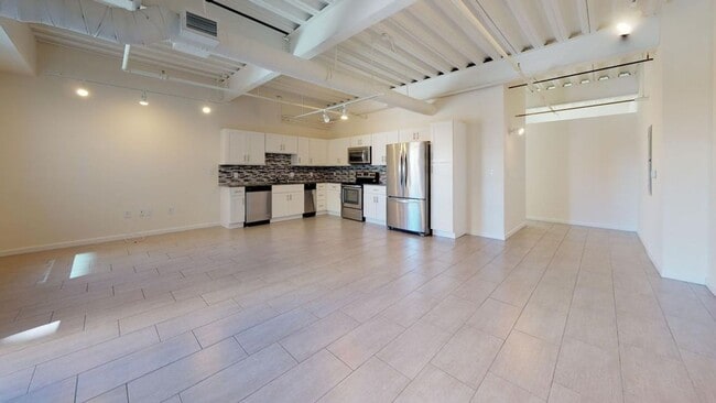 Building Photo - Downtown Condo Views 1/bd 1/ba