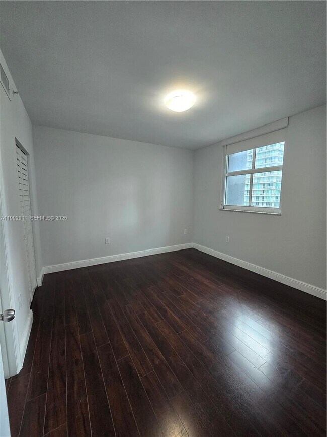 Building Photo - 1250 S Miami Ave