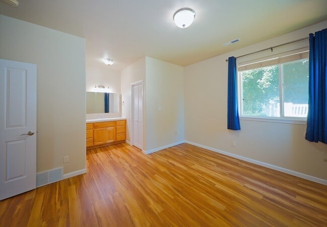 Building Photo - 716 N Vercler Rd