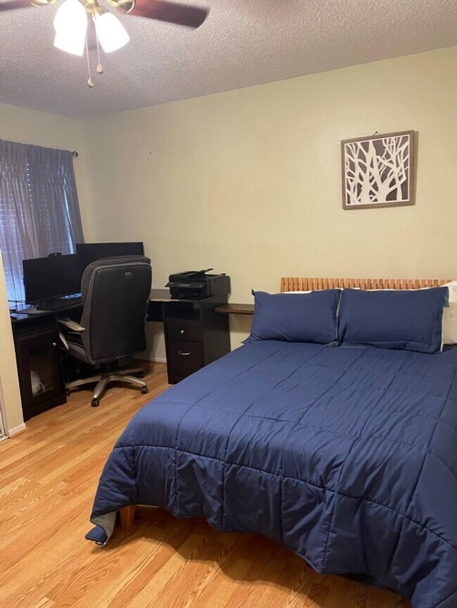 Building Photo - Beautiful Furnished 2/2 condo in Windsor Park