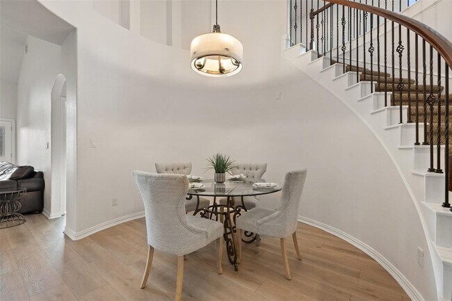 Building Photo - 245 Peggy Dr