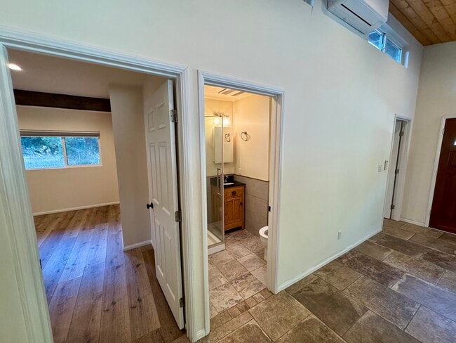 Building Photo - 21620 Circle Trl