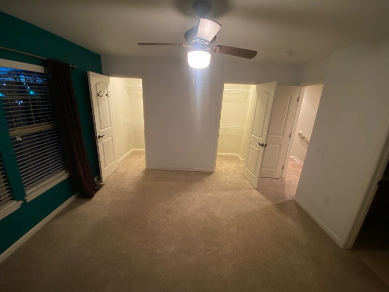 Building Photo - 13516 Via Varra