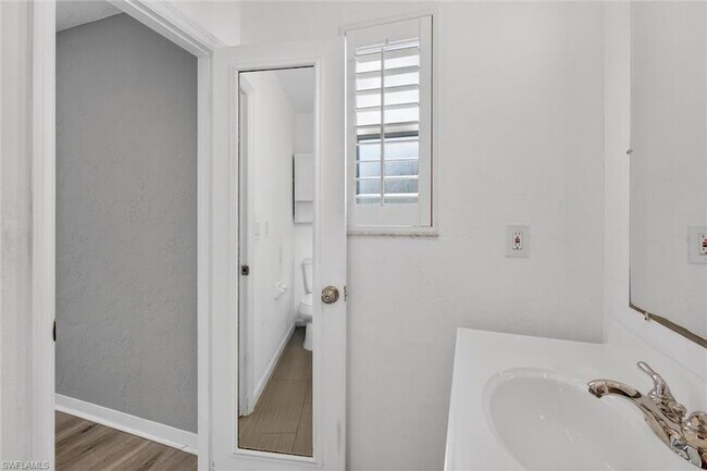 Building Photo - 1420 Maravilla Ave