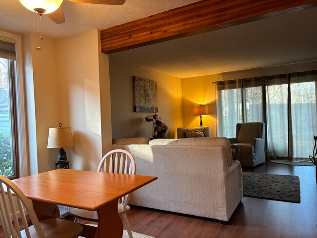 Building Photo - 28 Mallard Cove Rd