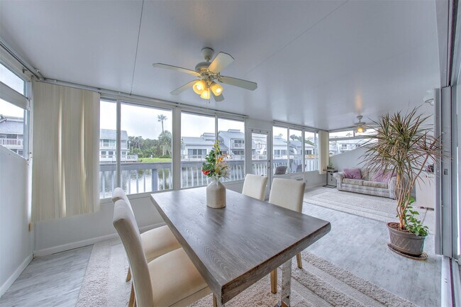 Building Photo - 4949 N Hwy A1A