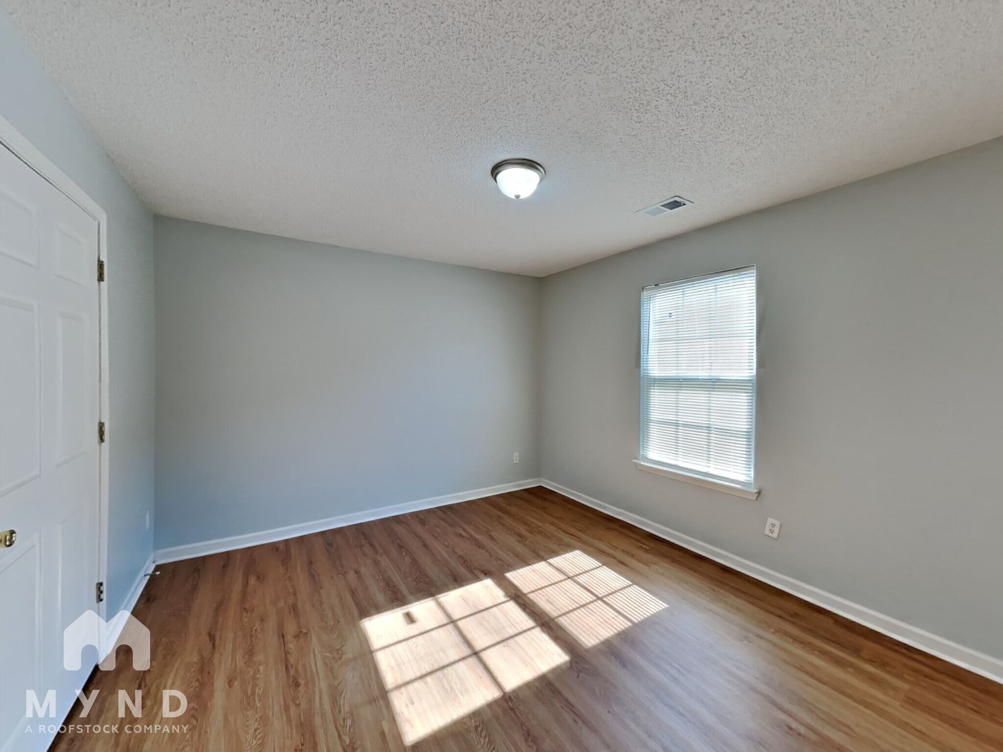 Building Photo - 113 Meadow Ct