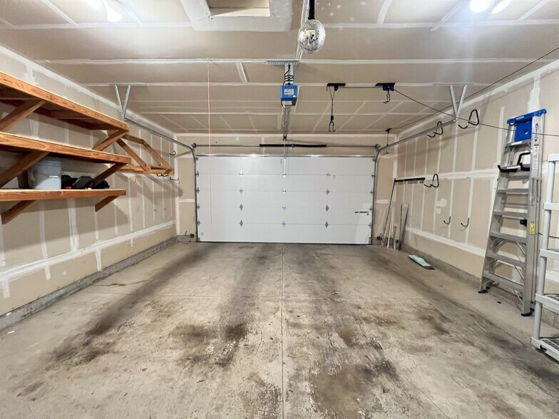 Building Photo - 3075 Flame Tree Ln NW