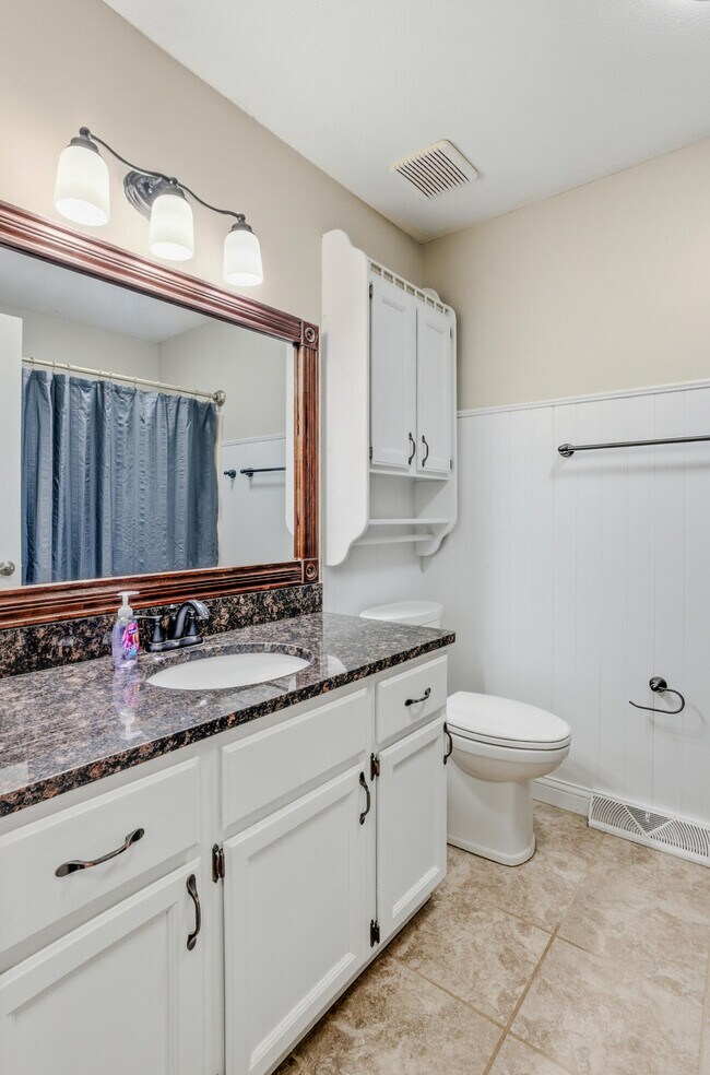 Building Photo - 4320 W Brookview Ct
