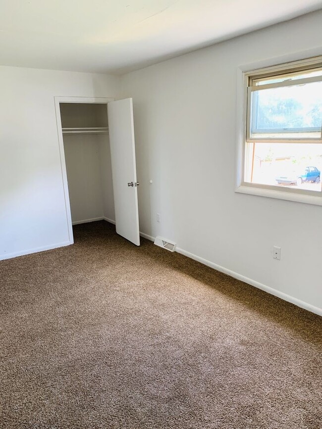 Building Photo - Coming soon! 3 Bedroom 1 Bath home in York...