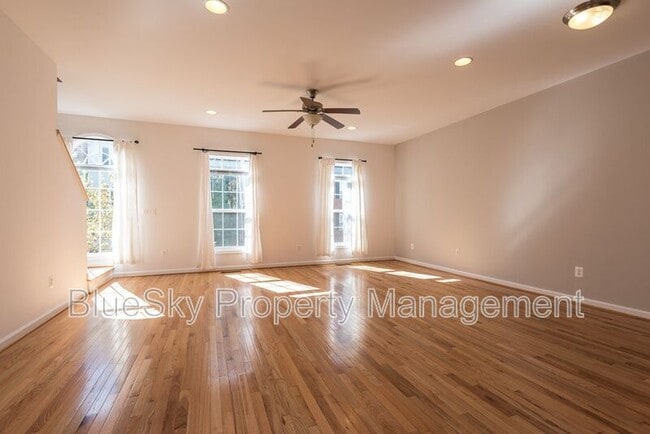 Building Photo - 151 Brookwood Dr