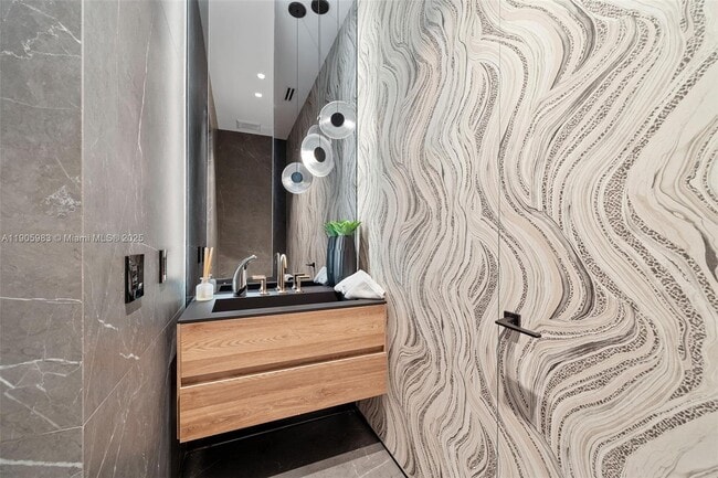 Building Photo - 4585 Nautilus Dr