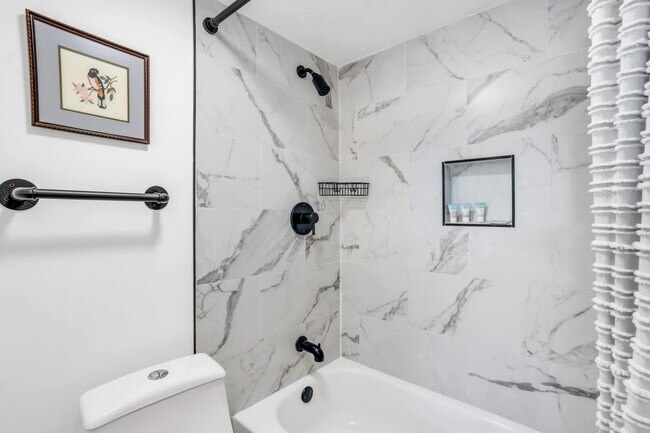 Building Photo - 600 Neapolitan Way