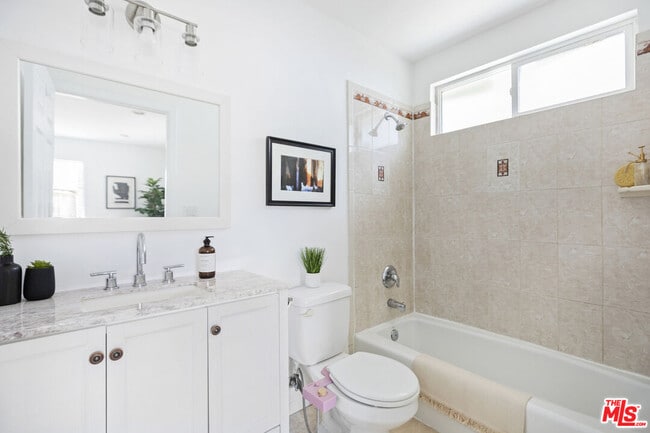 Building Photo - 11465 Cumpston St