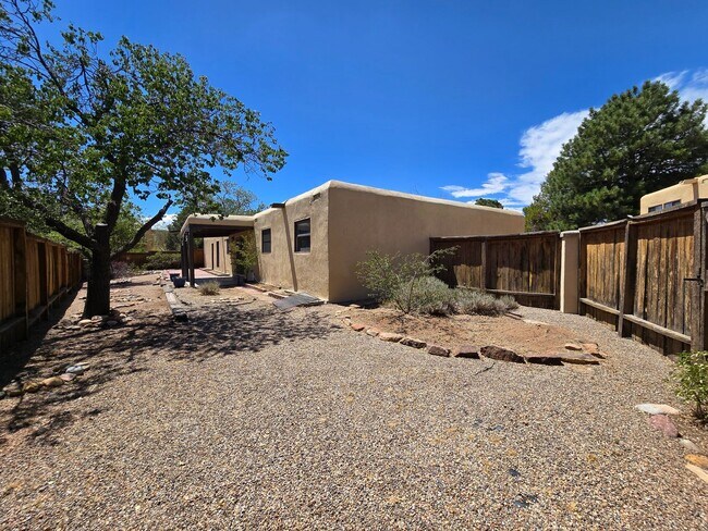 Building Photo - 3004 Plaza Blanca