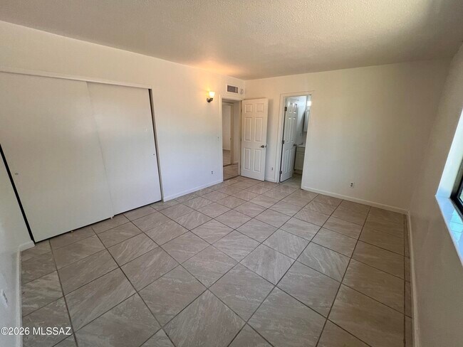 Building Photo - 3639 S Yukon Pl