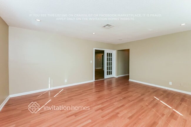 Building Photo - 5430 SW 21st St