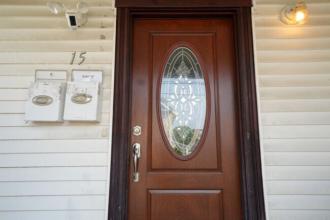Building Photo - 15 Merrymount Ave