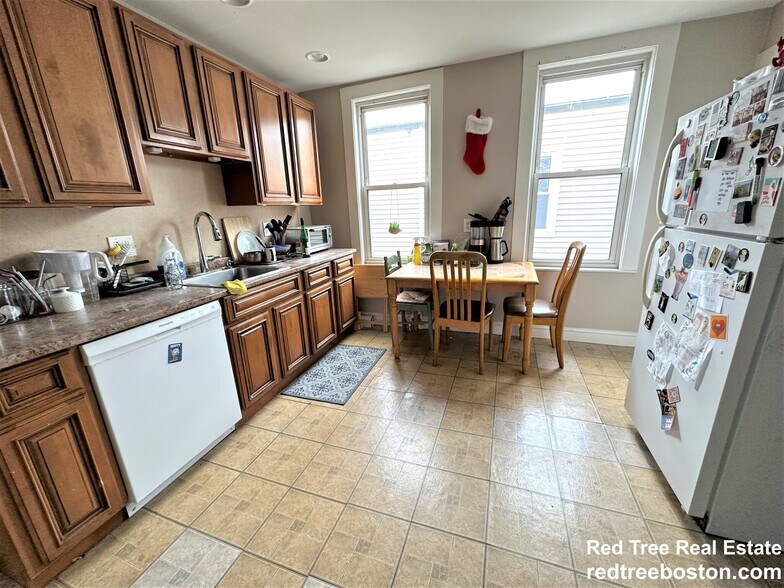 Building Photo - 87 Gardner St