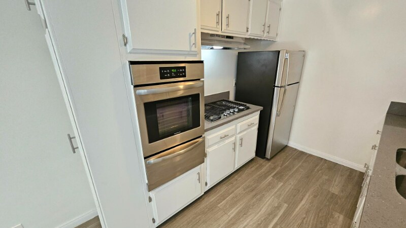 Primary Photo - 545 Hayworth Ave