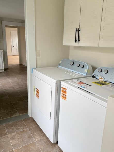 new washer/dryer - 22 Spruce St