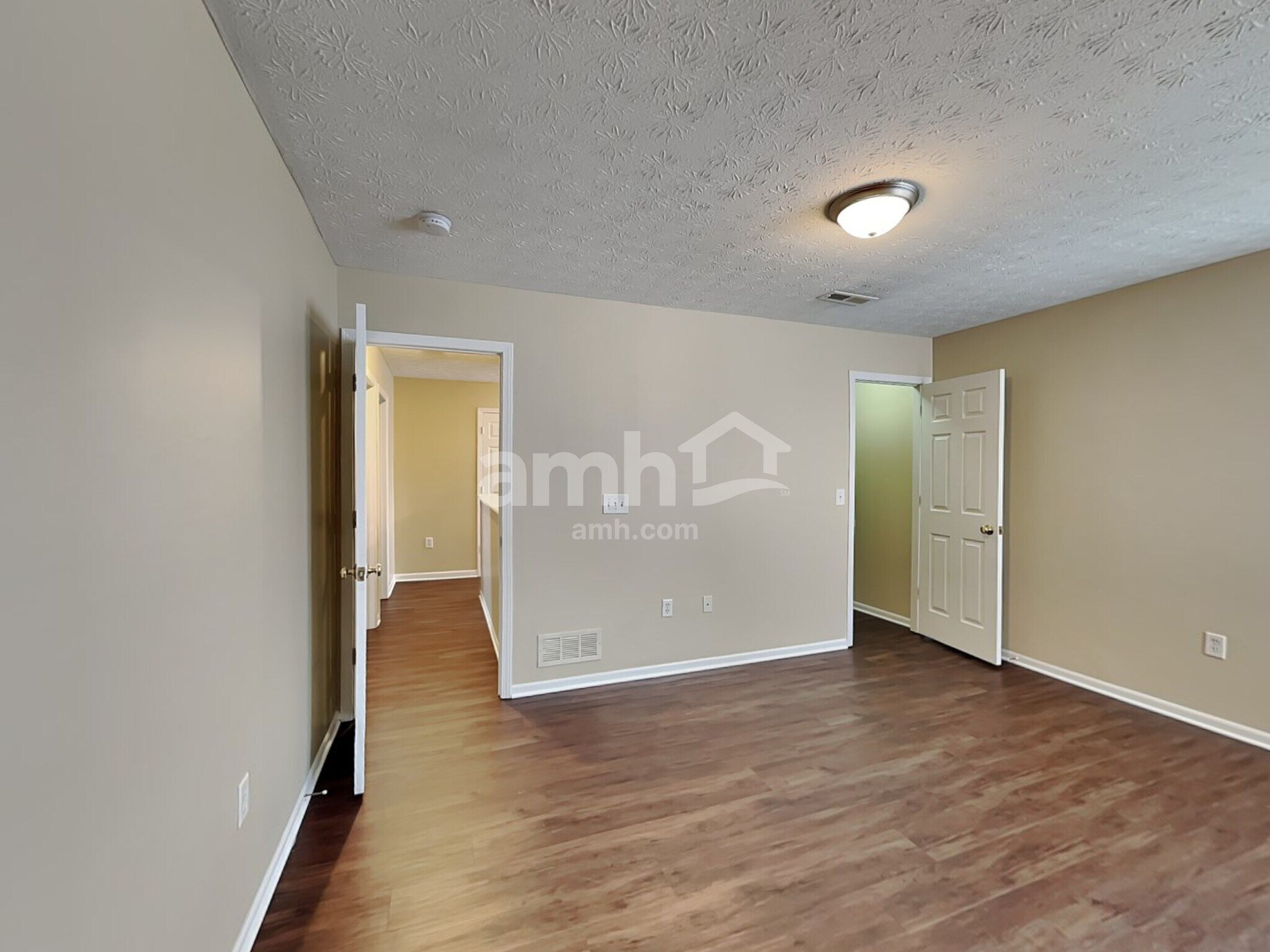 Building Photo - 918 Kreider Ct