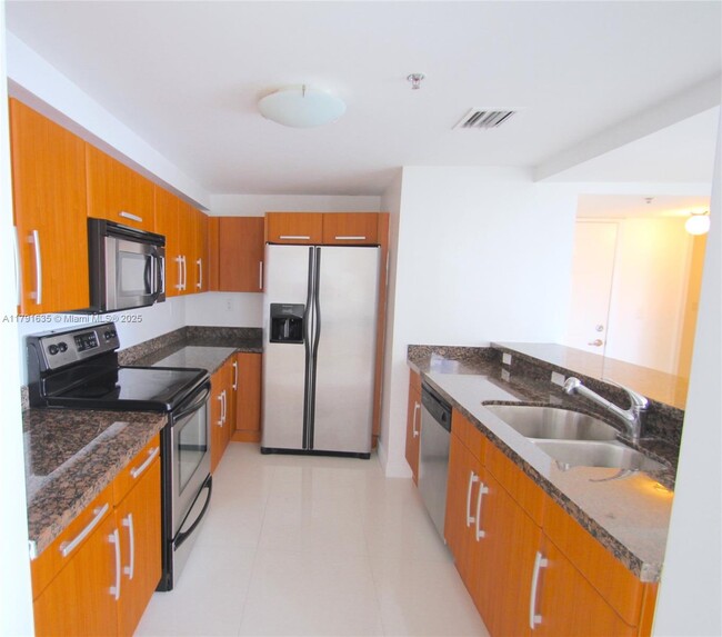 Building Photo - 6362 Collins Ave