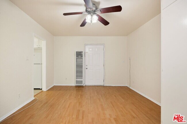 Building Photo - 161 W Channel Rd