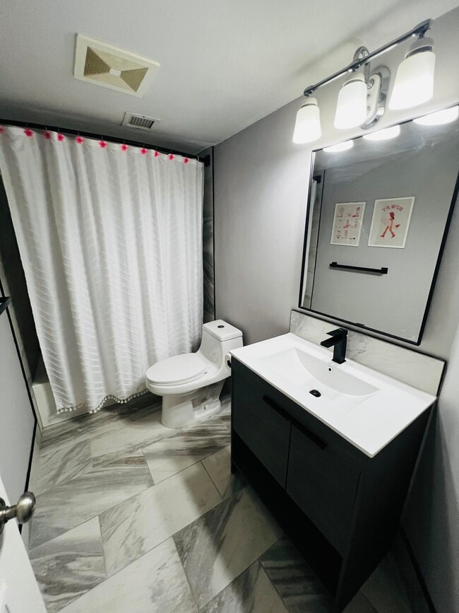 Building Photo - 1201 River Reach Dr