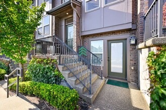 Building Photo - 3 BED & 3 BATH CONDO FOR RENT