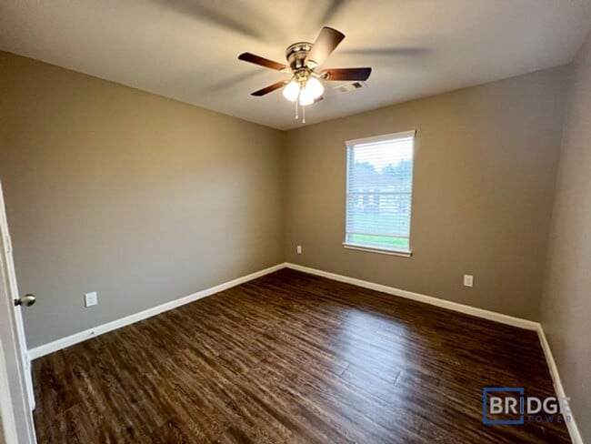 Building Photo - 13560 Lake Breeze Ln