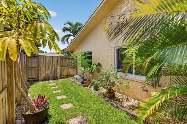 Building Photo - 6410 NW 34th Ave