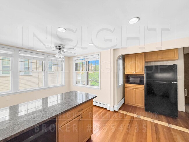 Building Photo - 61 Moraine St