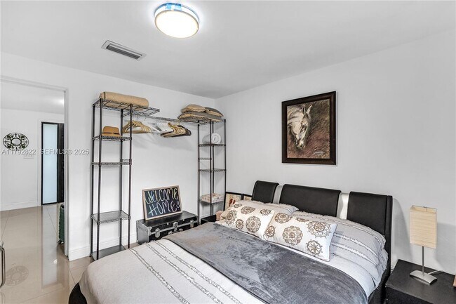 Building Photo - 519 NW 52nd St