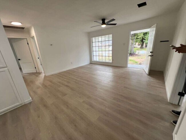 Building Photo - Gorgeous all renovated Home in Houston, TX!.