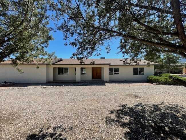 Primary Photo - 3 Bedroom 2 Bath home with great views - C...