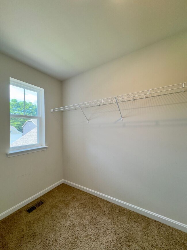 Building Photo - Charming 4 Bedroom/2.5 Bathroom Home in Bel Air, MD!