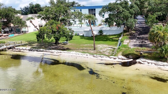 Building Photo - 316 Cherry St