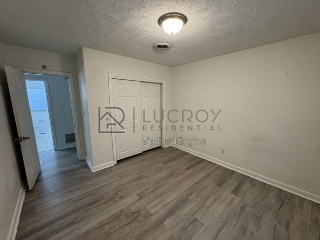 Building Photo - 556 Woodward Ave
