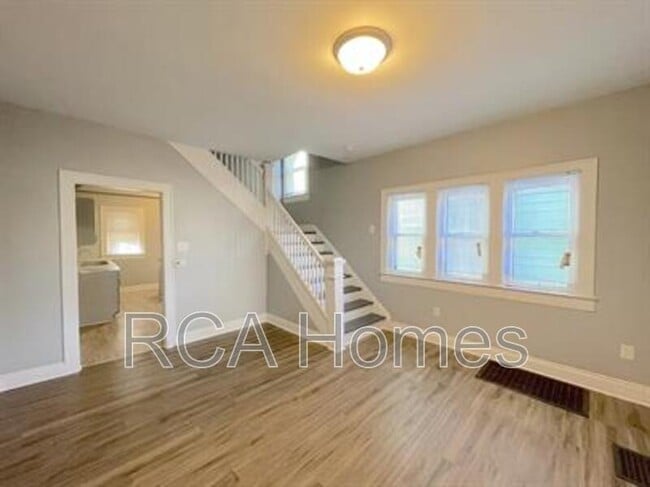 Building Photo - 2504 Boulevard Pl