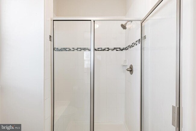 Building Photo - 101 Dallett Ln