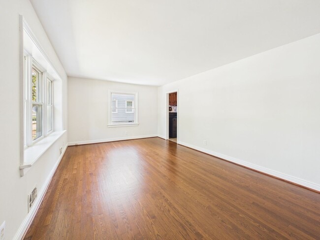 Building Photo - 955 Barlen Dr