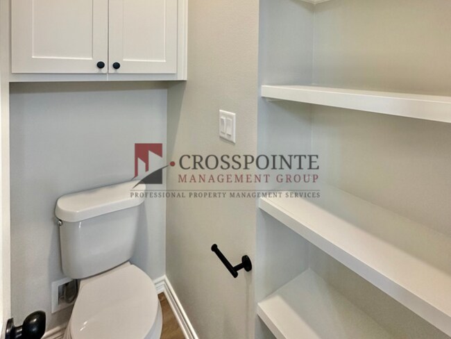 Building Photo - 2408 Henshaw Crk Dr