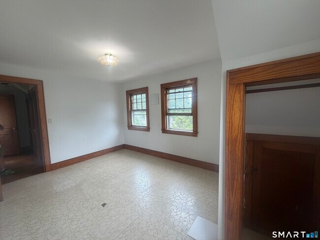 Building Photo - 664 Noank Rd