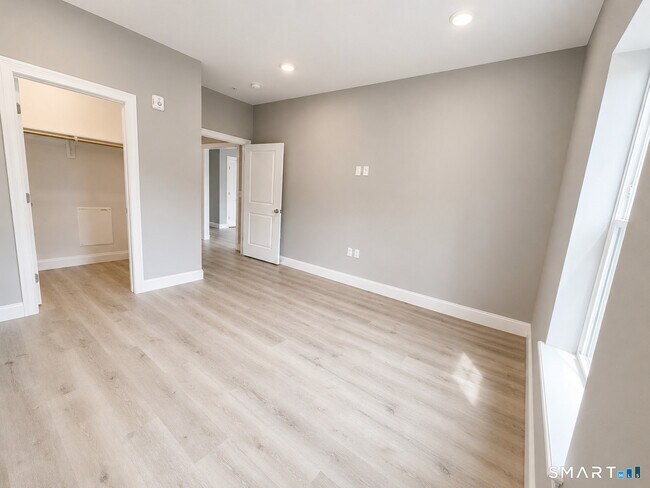 Building Photo - 301 Bridgeport Ave