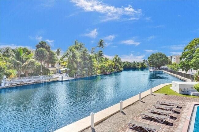 Building Photo - 1816 E Oakland Park Blvd