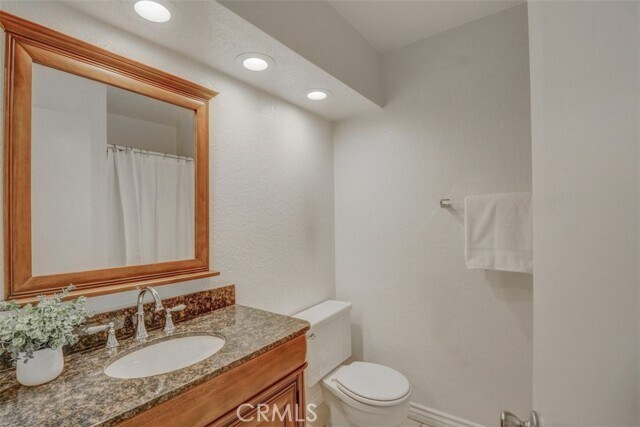 Building Photo - 2 Aruba St